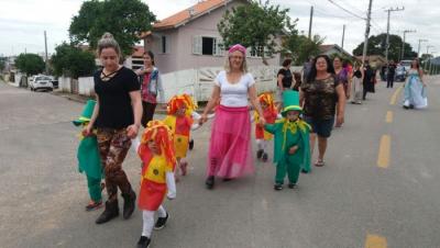 Desfile Cultural do CEI  GIRASSOL  em comemoração  a semana das Crianças, Gestora Carla Cristiane Machado Farias